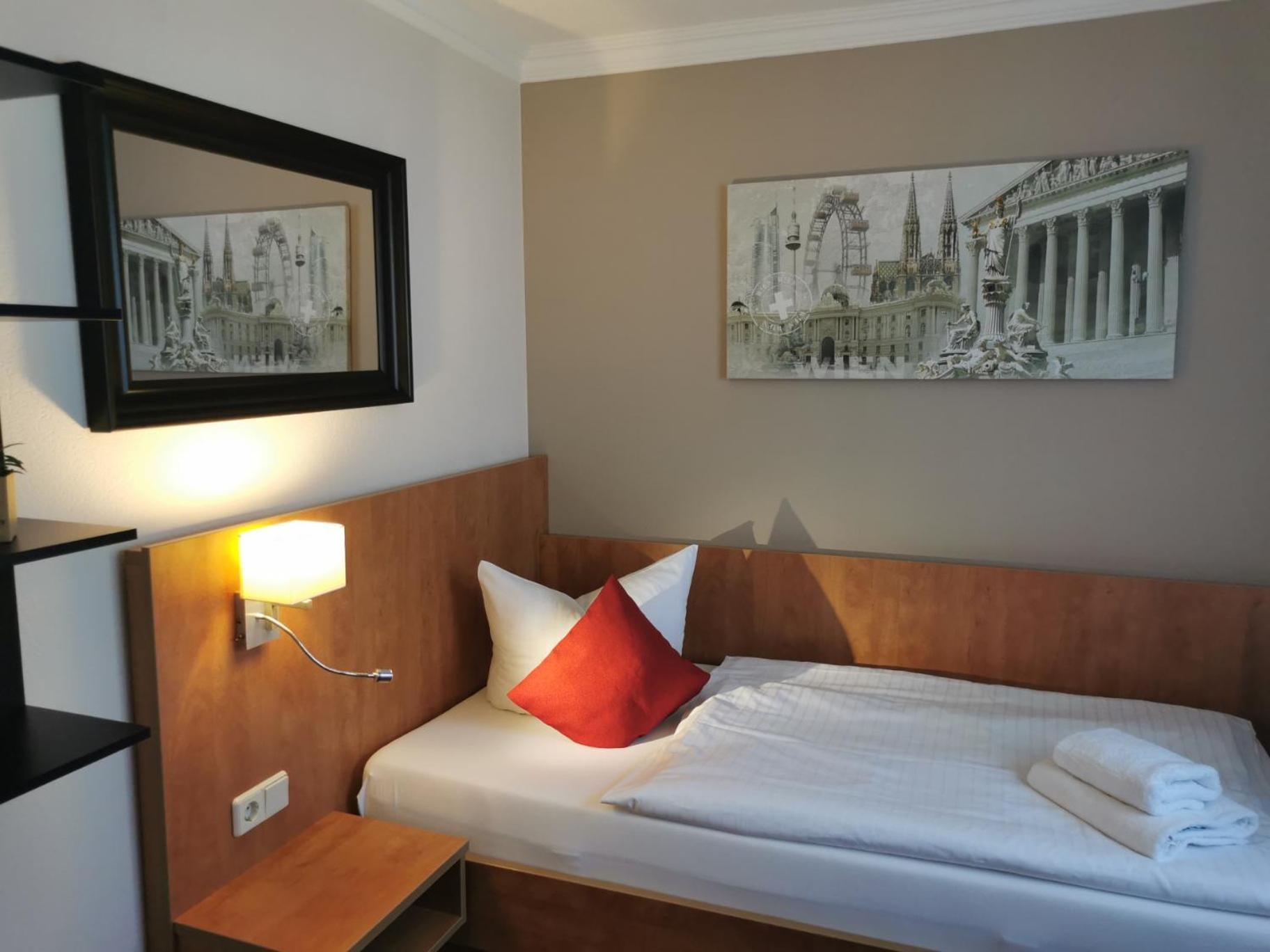 Cityhotel Bernburg Exterior photo
